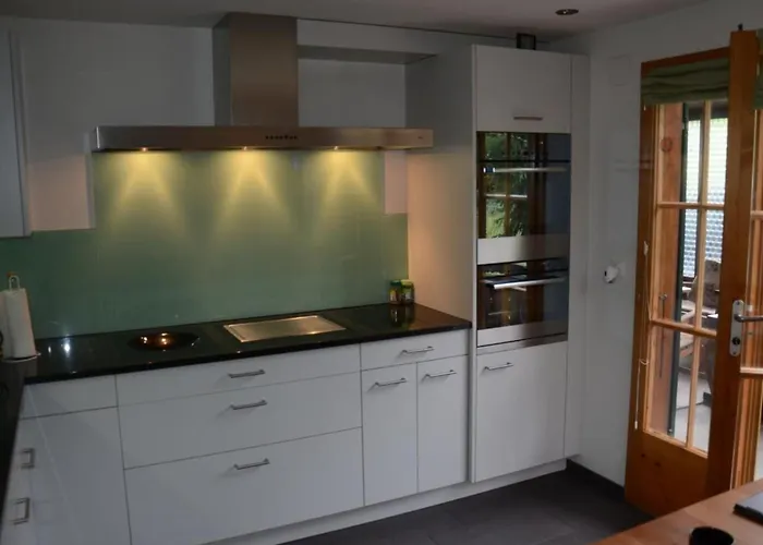 Finkenwiese - Fuer 8 Erwachsene Und 5 By Interhome Feriehus
